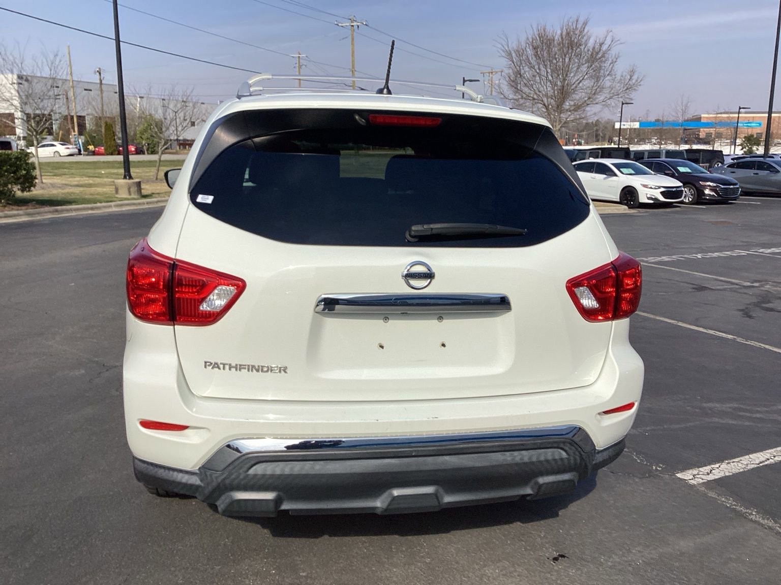 Used 2018 Nissan Pathfinder S image 3