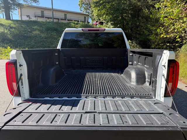 Used 2024 GMC Sierra 1500 SLT image 10