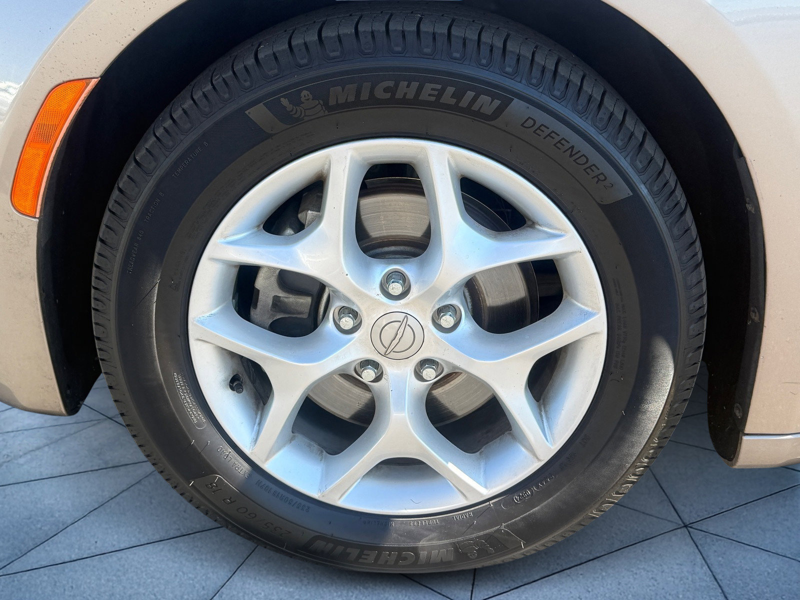 Used 2017 Chrysler Pacifica Touring-L w/ Tire & Wheel Group image 8