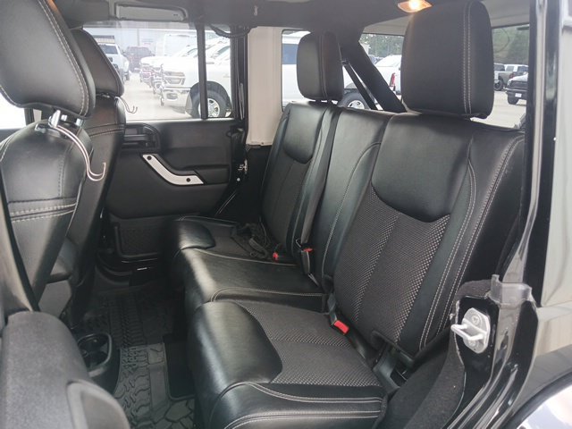 Used 2015 Jeep Wrangler Unlimited Sahara AWD/4WD image 15