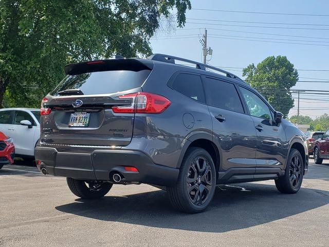 Used 2025 Subaru Ascent Onyx Edition image 3