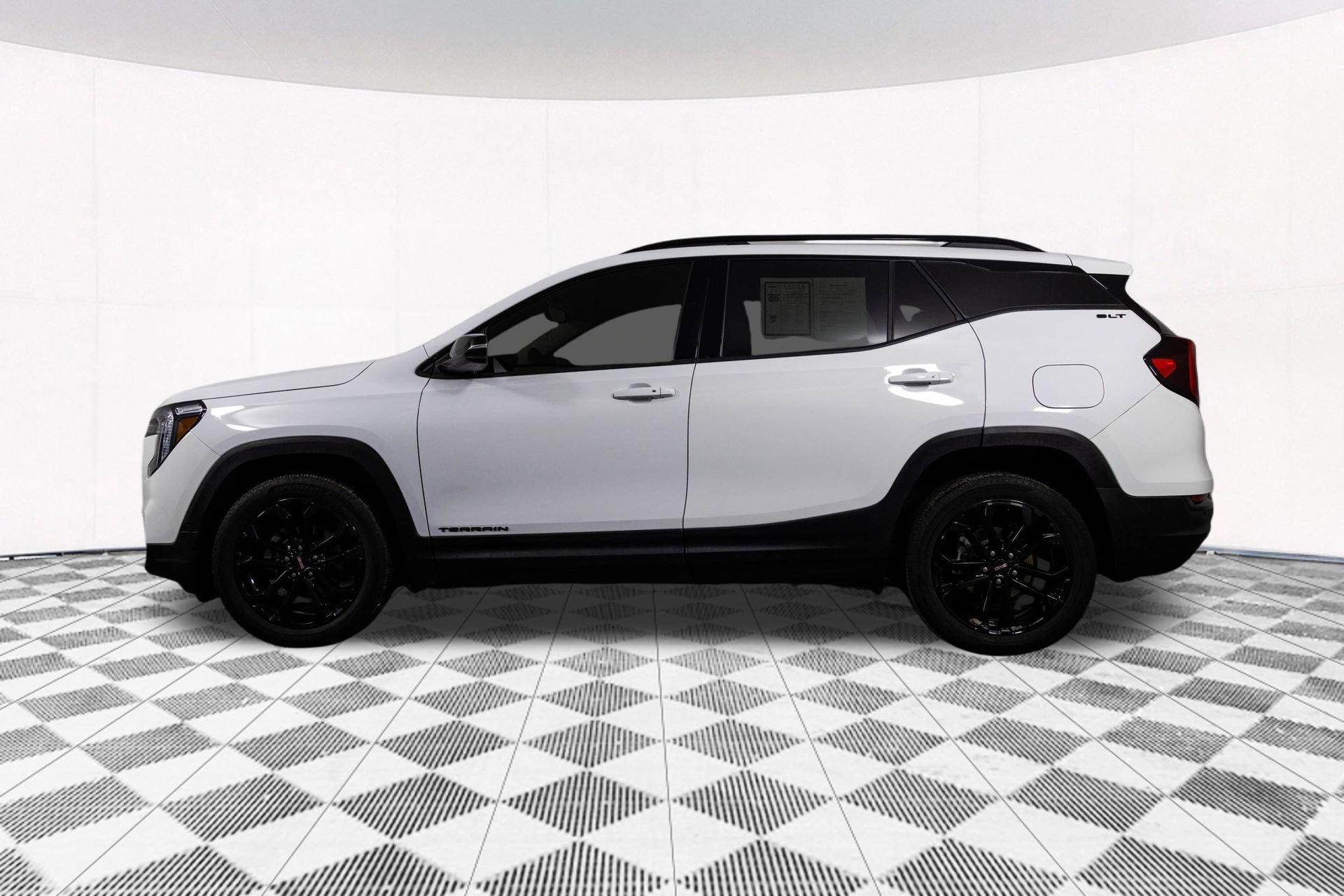 Certified 2022 GMC Terrain SLT w/ Elevation Edition image 92