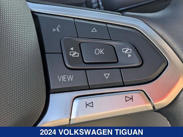 Certified 2024 Volkswagen Tiguan SE image 16