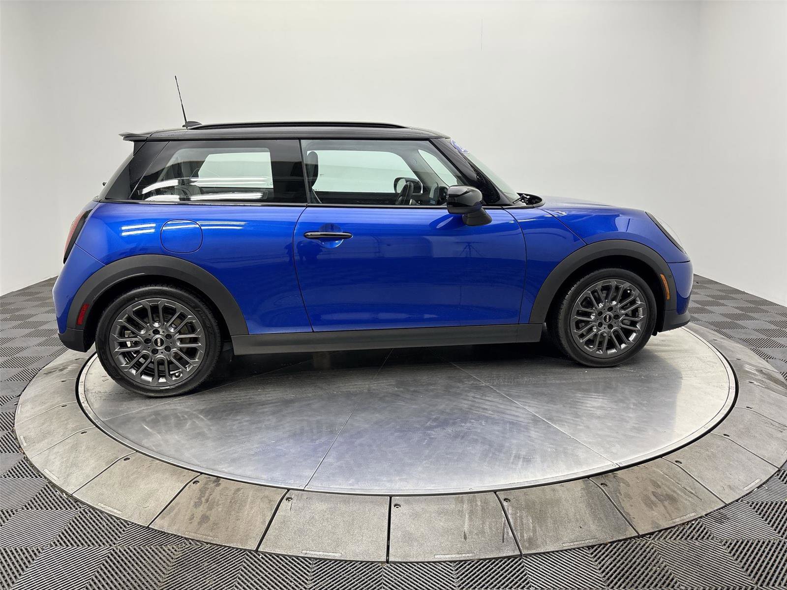Used 2025 MINI Cooper S image 17