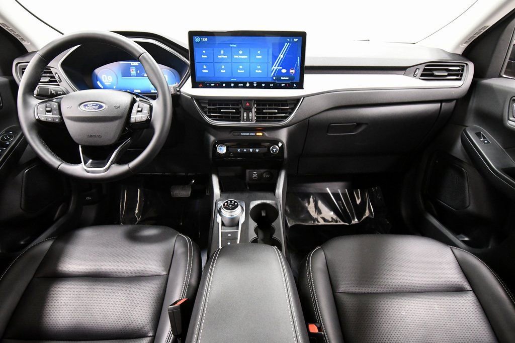 Used 2025 Ford Escape Platinum image 3