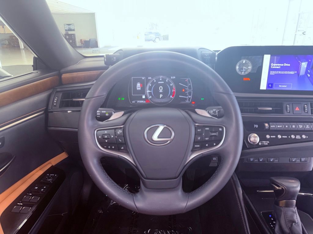 Certified 2023 Lexus ES 350 w/ Premium Package image 17