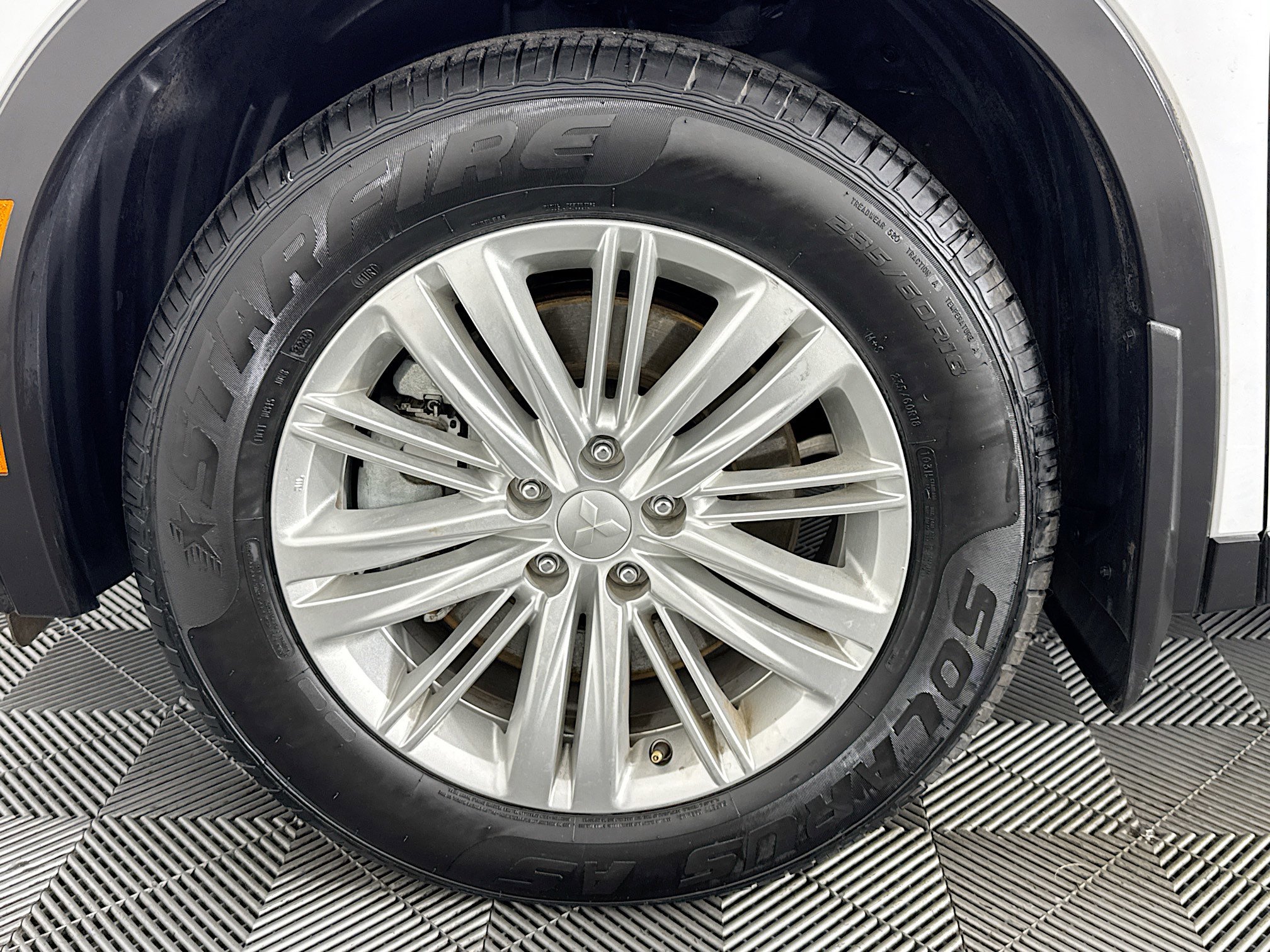 Used 2024 Mitsubishi Outlander ES image 54