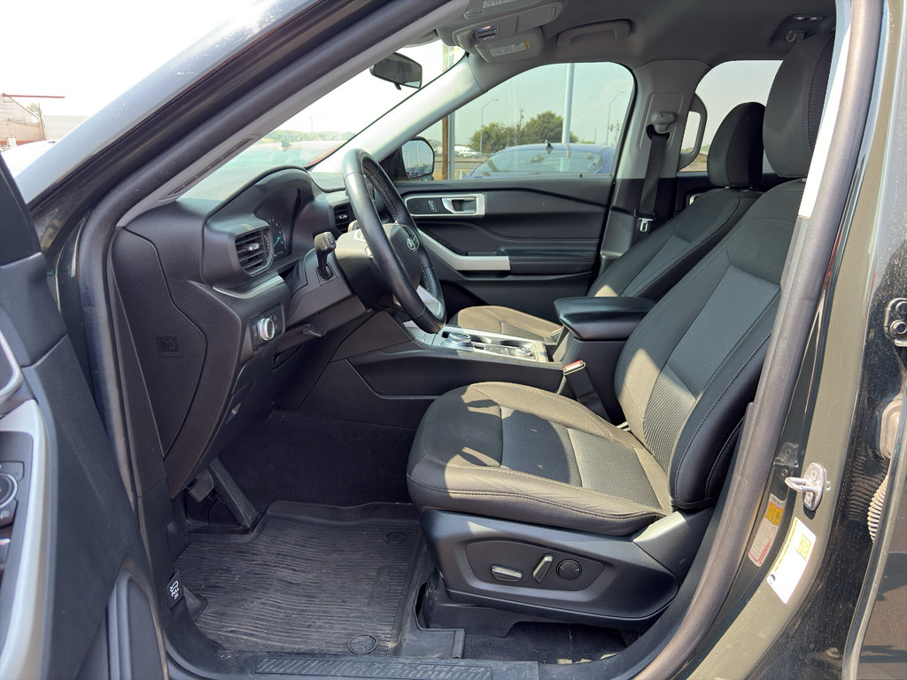 Used 2022 Ford Explorer XLT AWD/4WD image 14