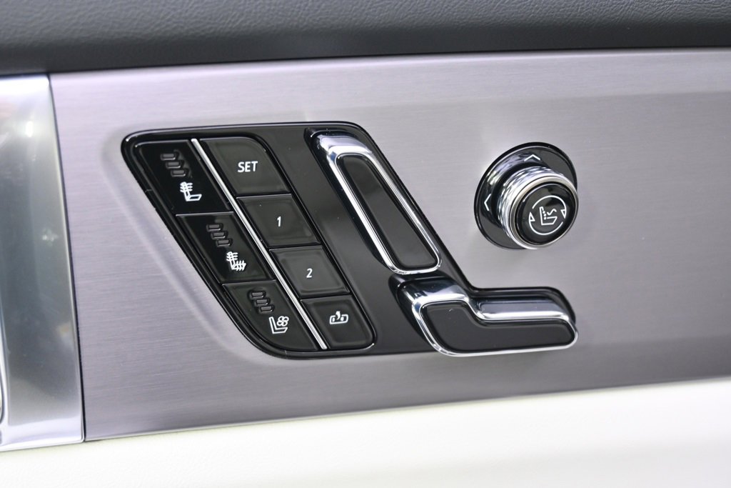 New 2026 Cadillac Vistiq Luxury w/ LPO, Floor Liner Package image 14