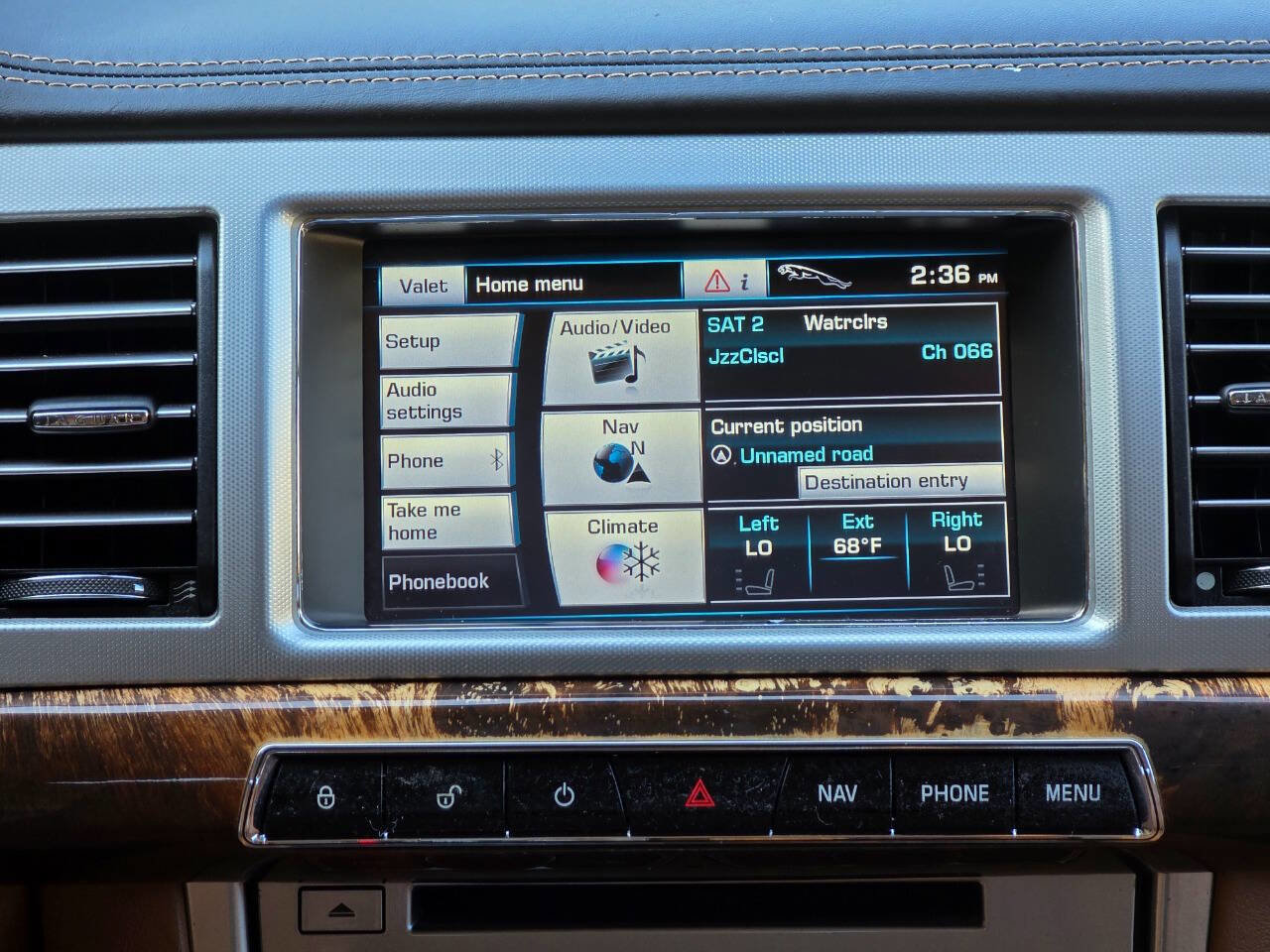 Used 2012 Jaguar XF Portfolio image 22