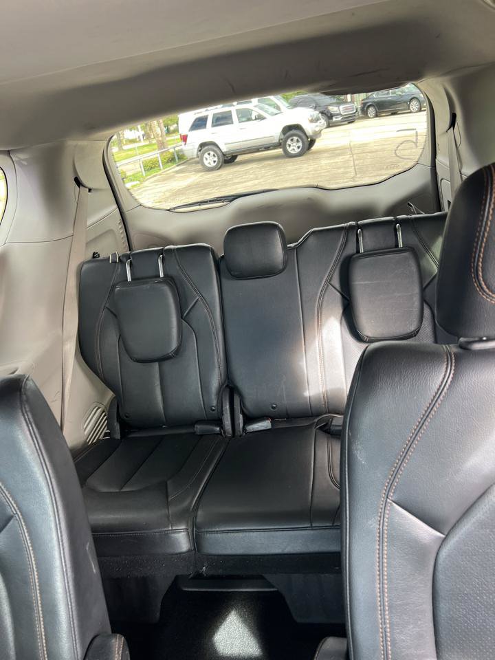 Used 2020 Chrysler Pacifica Touring-L FWD image 8