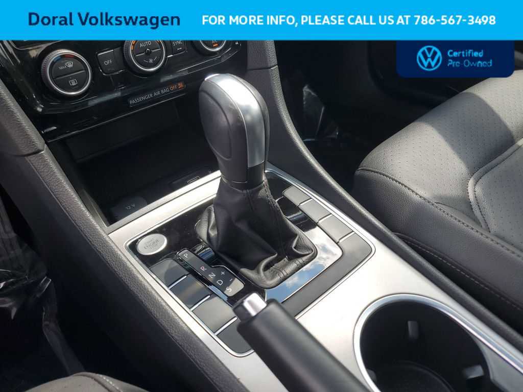Used 2022 Volkswagen Passat 2.0T SE FWD image 25