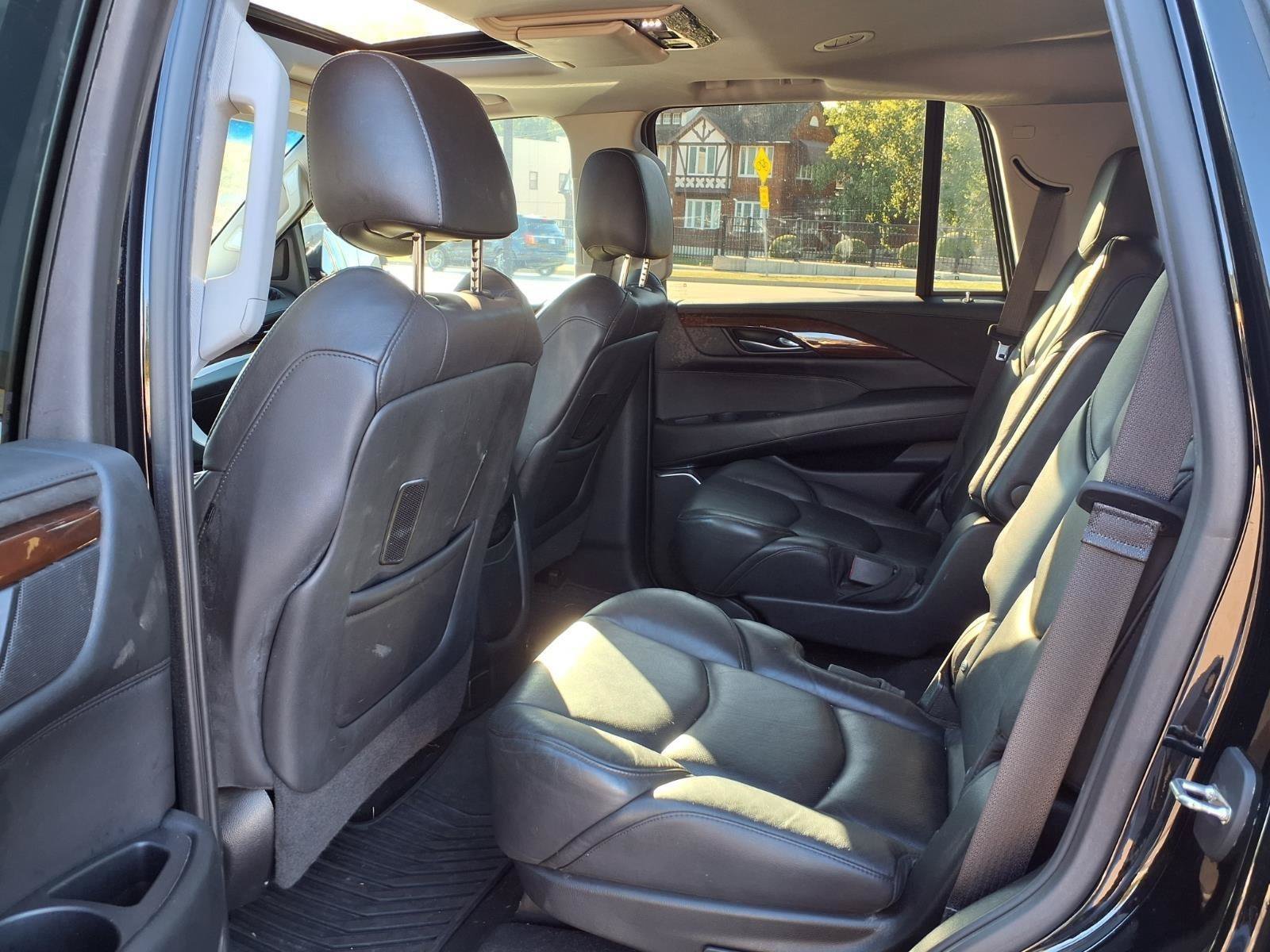 Used 2019 Cadillac Escalade Premium Luxury AWD/4WD image 23