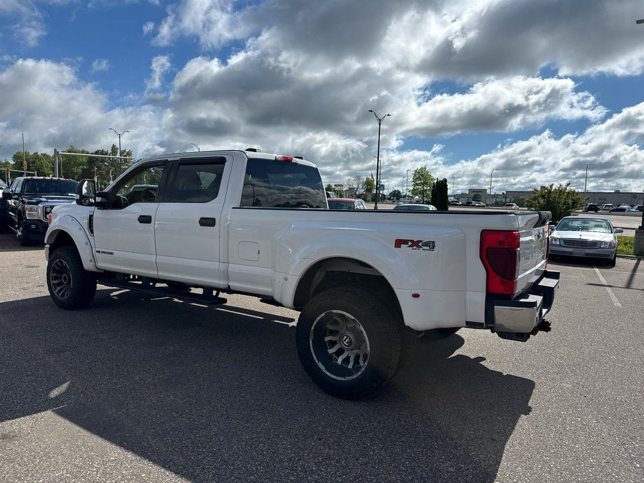 Used 2021 Ford F350 XLT w/ XLT Value Package AWD/4WD image 3