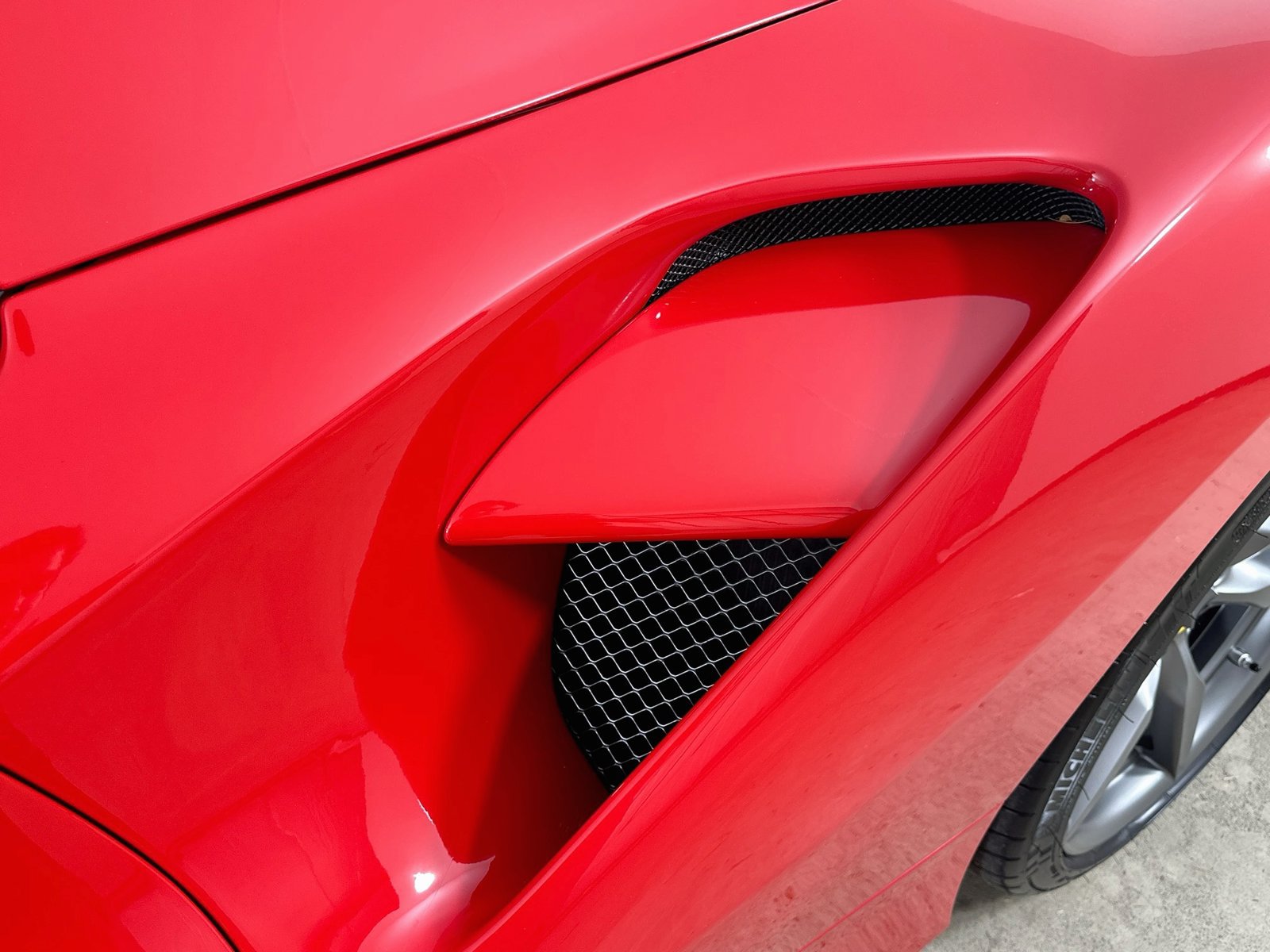 Used 2018 Ferrari 488 Spider RWD image 50