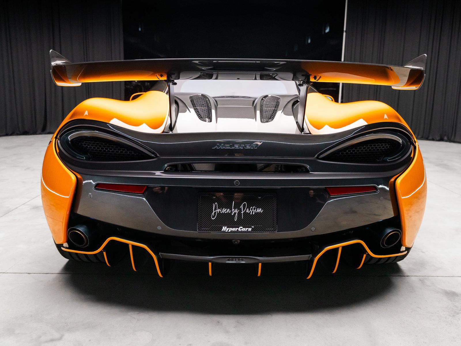 Used 2020 McLaren 620R RWD image 32
