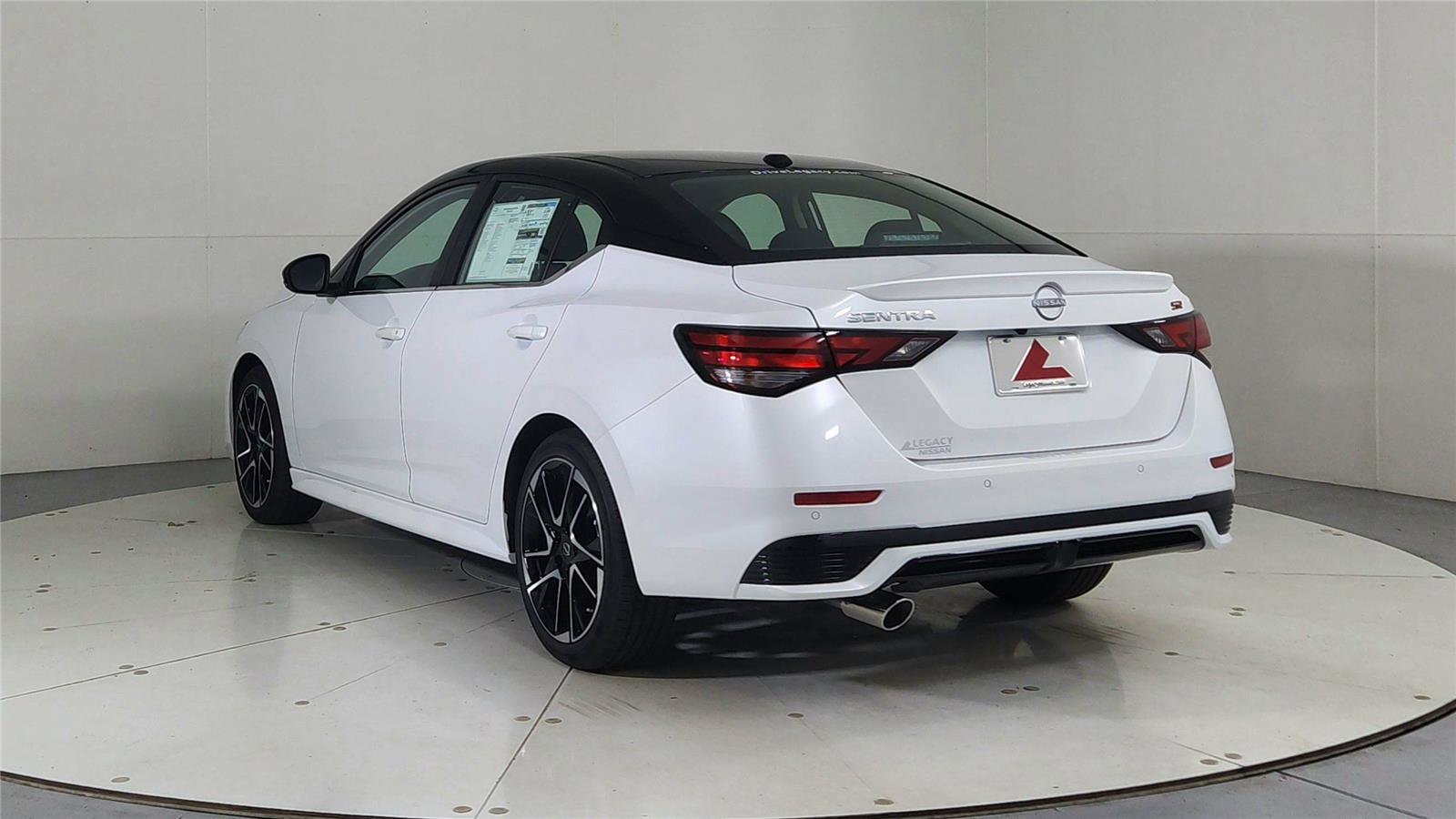 New 2025 Nissan Sentra SR image 5