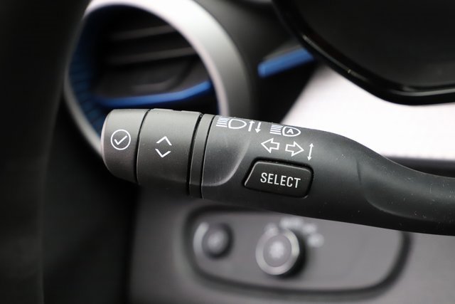 Used 2025 Chevrolet Trax LS image 32