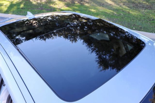 Used 2019 BMW 740i w/ Executive Package image 9