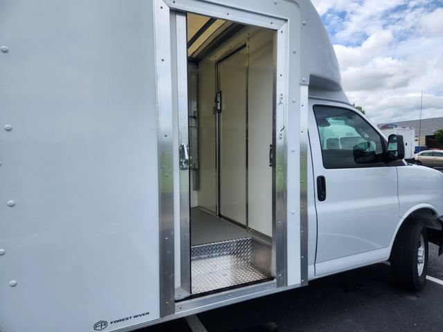 New 2024 Chevrolet Express 3500 w/ Power Convenience Package RWD image 29