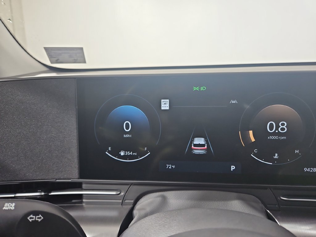 Certified 2025 Hyundai Kona SEL AWD/4WD image 17