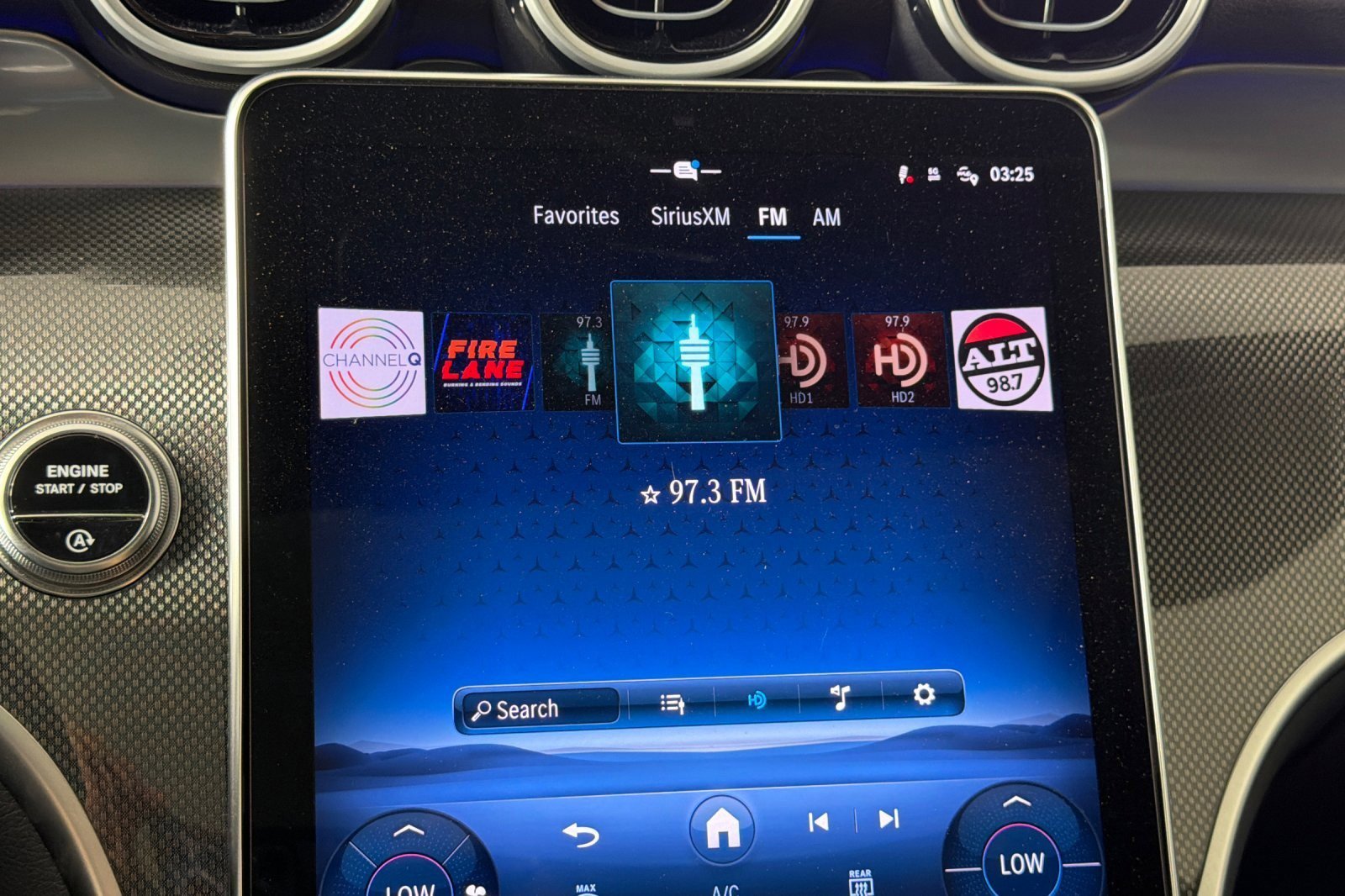 Used 2025 Mercedes-Benz GLC 300 image 17