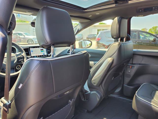 New 2027 Chrysler Pacifica Limited w/ S Appearance Package FWD image 26