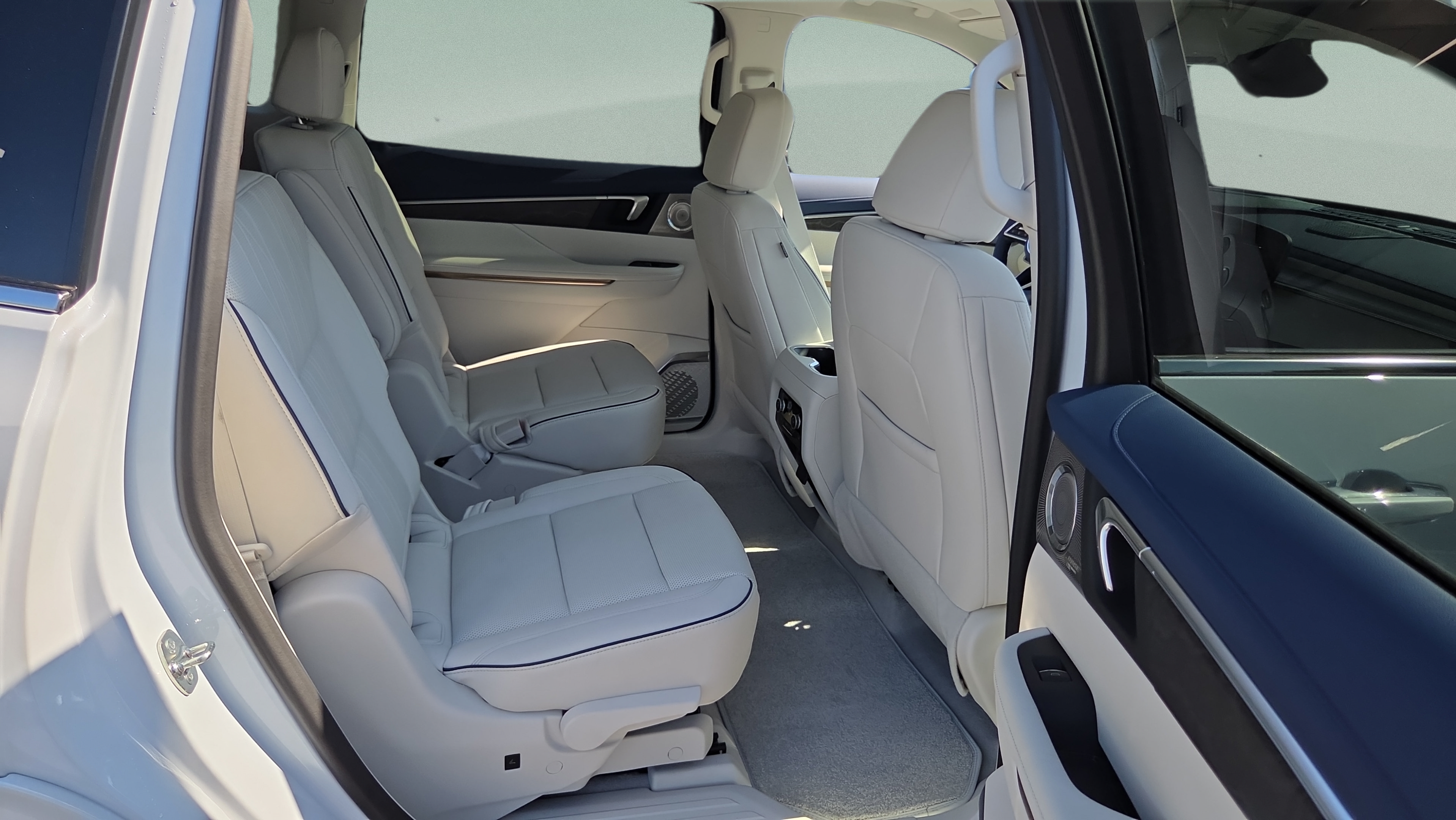 New 2026 Buick Enclave Avenir w/ Super Cruise Package FWD image 14