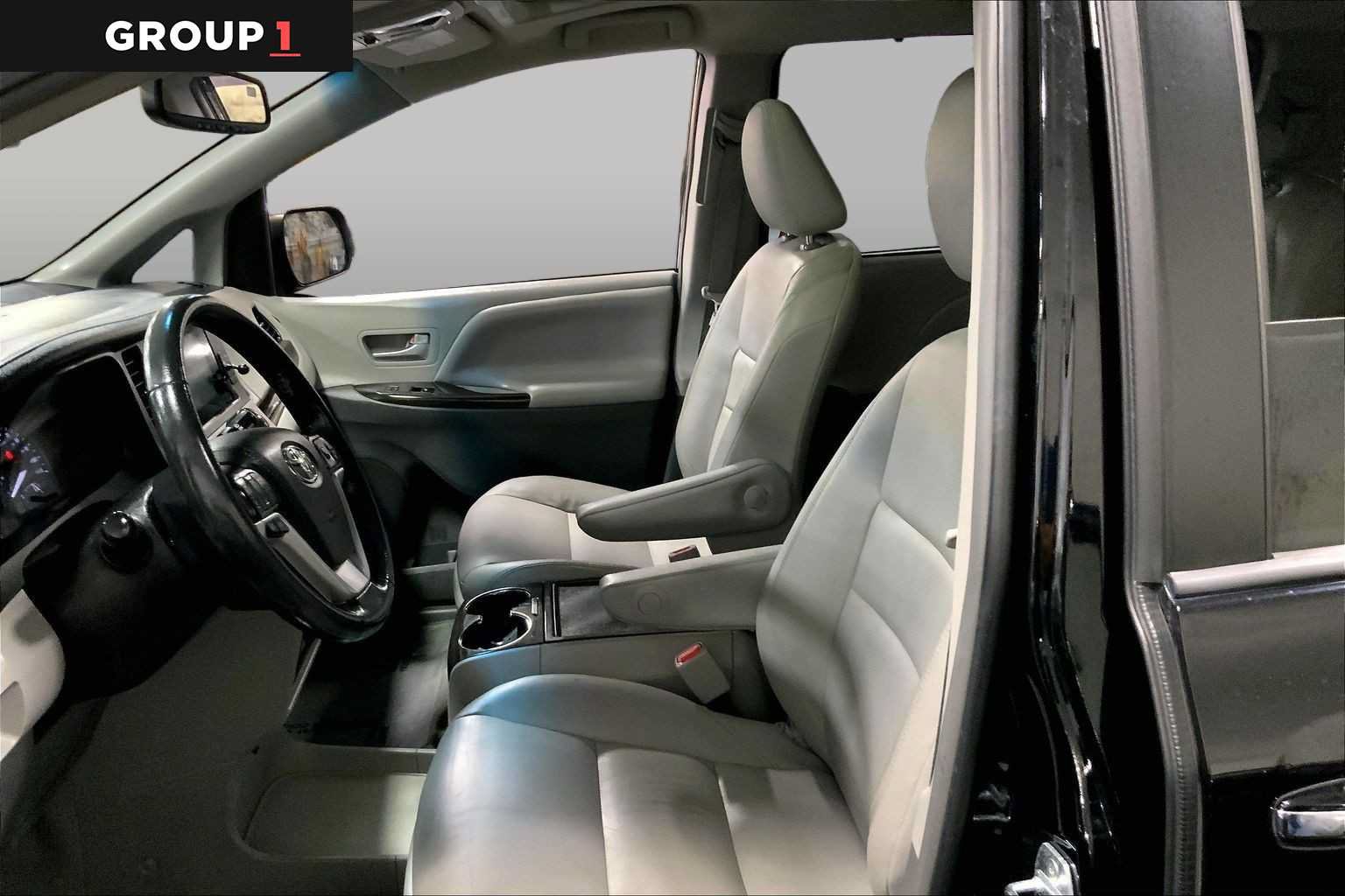 Certified 2017 Toyota Sienna XLE w/ XLE Navigation Package AWD/4WD image 8
