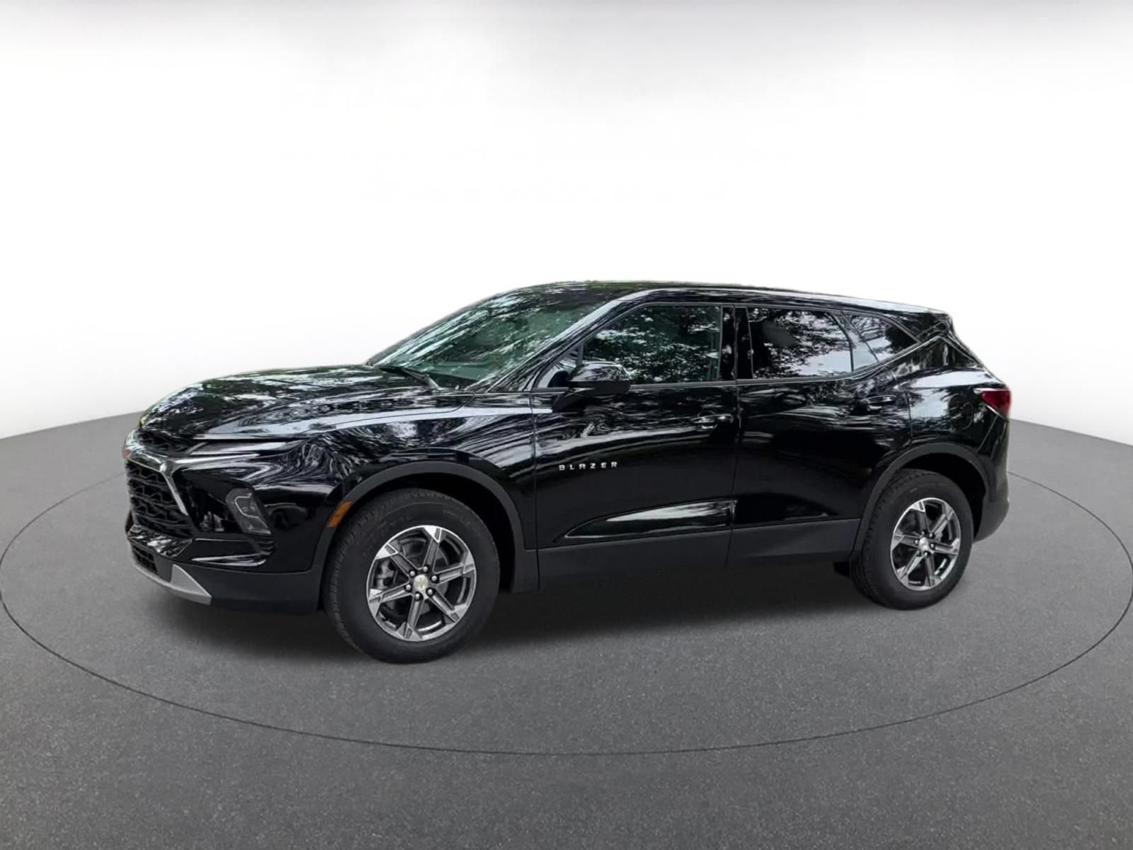 Used 2026 Chevrolet Blazer LT FWD image 7