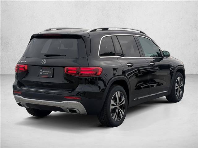 New 2026 Mercedes-Benz GLB 250 image 2