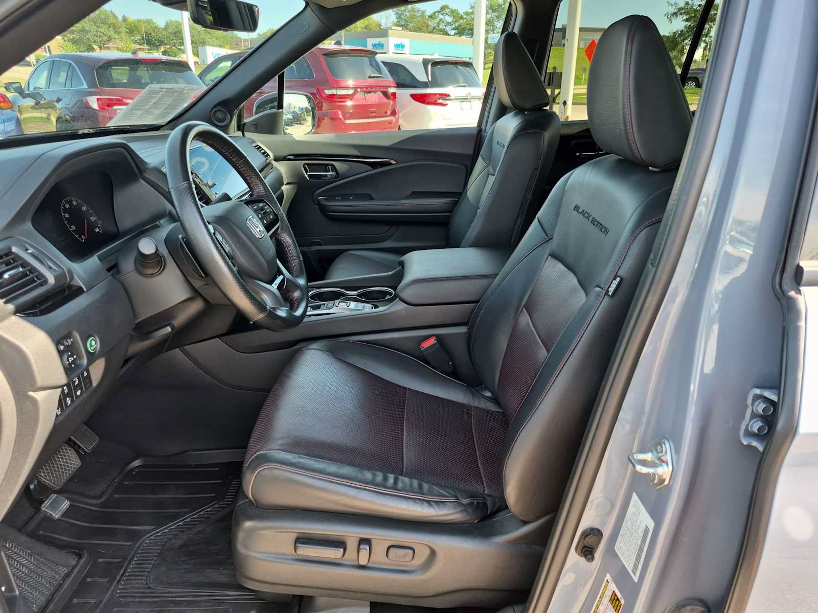 Used 2024 Honda Ridgeline Black Edition image 16
