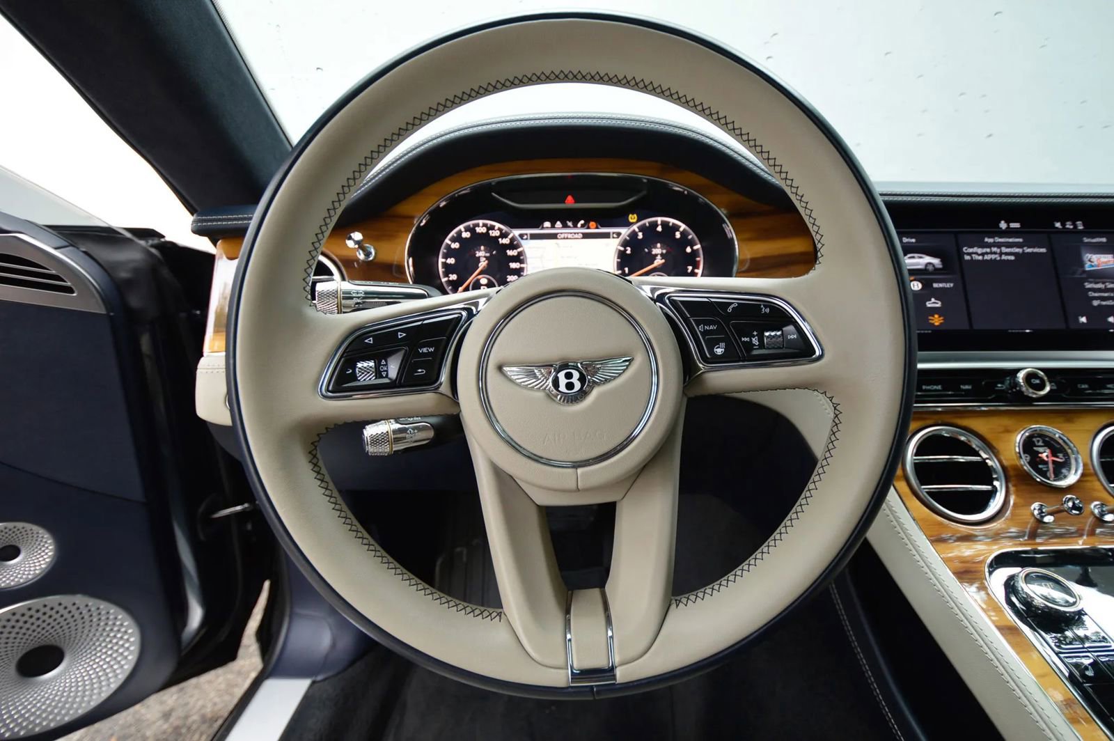 Used 2021 Bentley Continental GT image 30