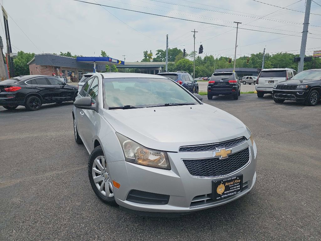 Used 2011 Chevrolet Cruze LS image 6