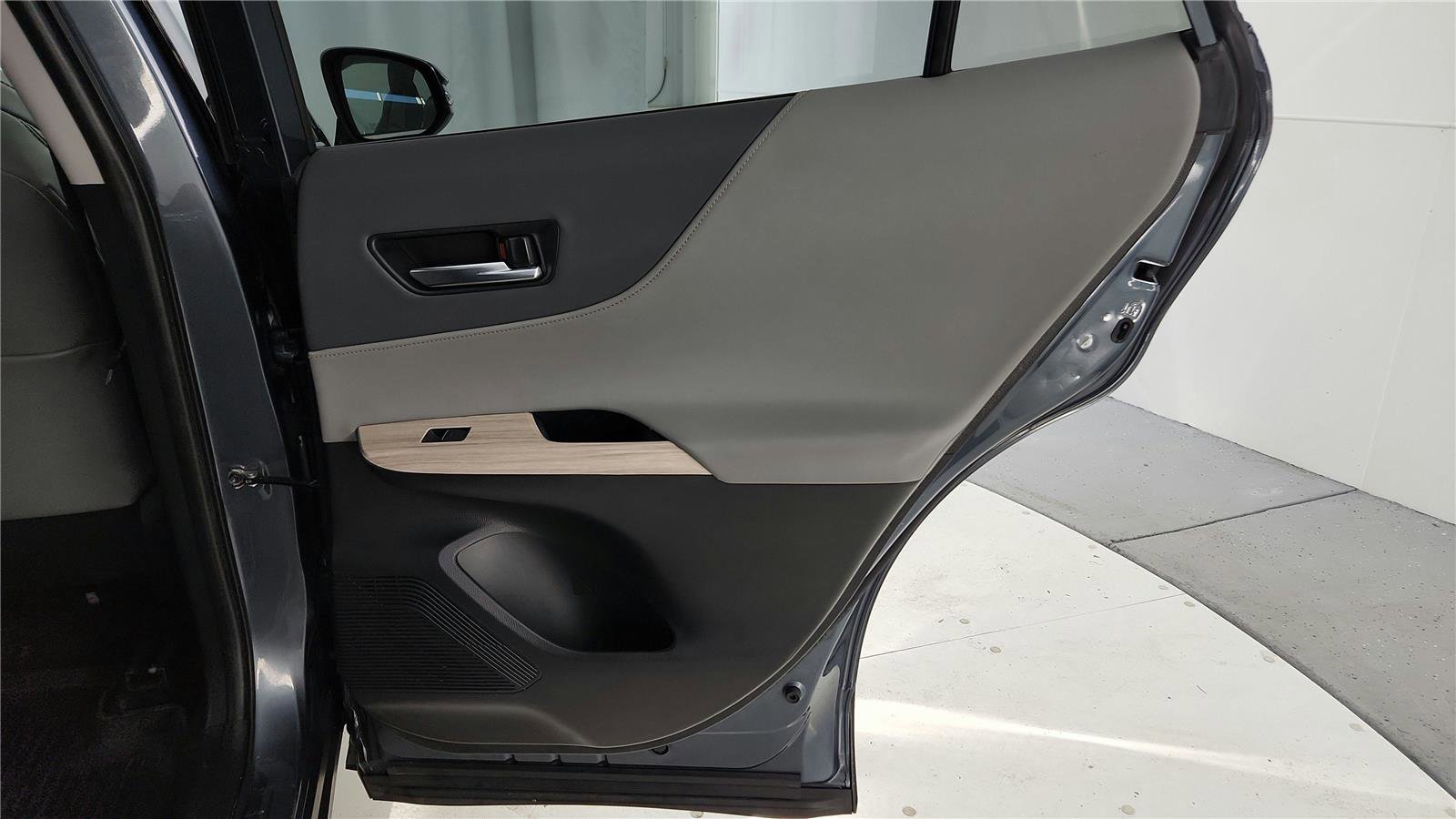 Certified 2022 Toyota Venza XLE image 19