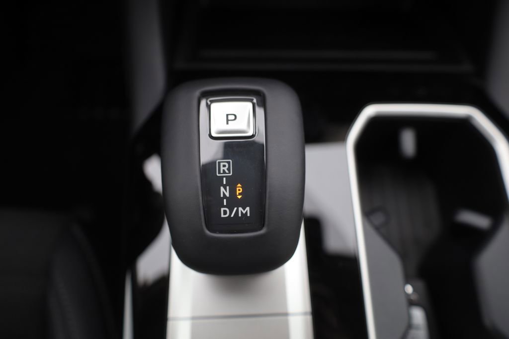 New 2025 Mitsubishi Outlander SE image 26