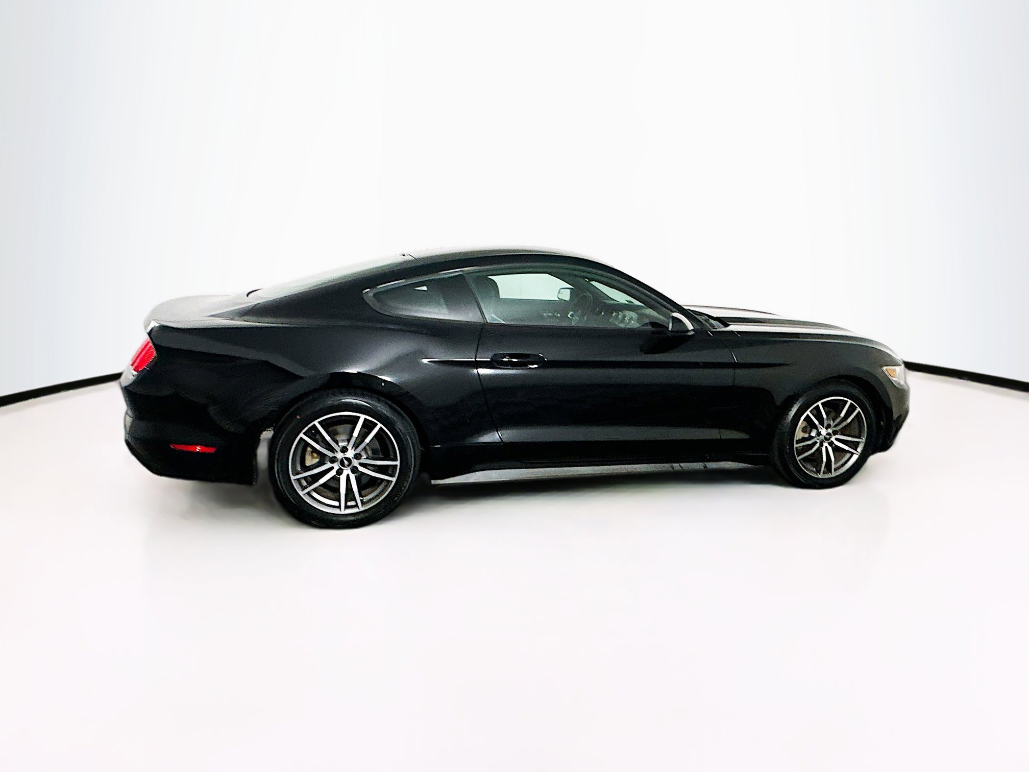 Used 2016 Ford Mustang Coupe image 10