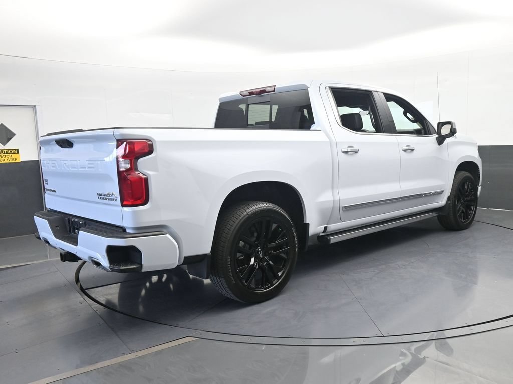 Used 2026 Chevrolet Silverado 1500 High Country w/ Technology Package AWD/4WD image 6