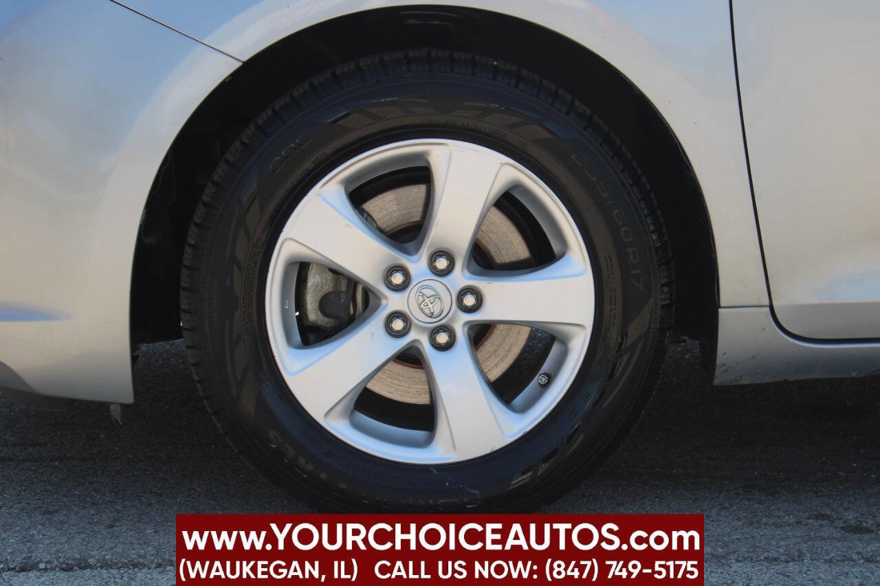 Used 2017 Toyota Sienna LE image 9