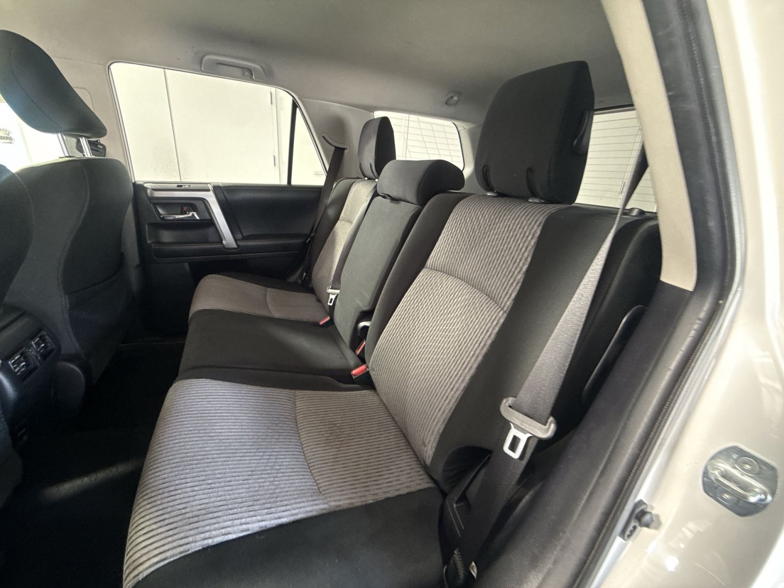 Used 2019 Toyota 4Runner SR5 AWD/4WD image 25