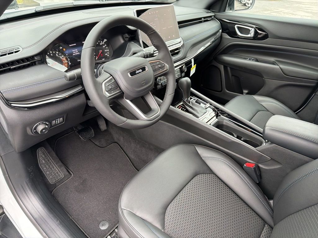 New 2026 Jeep Compass Latitude image 29
