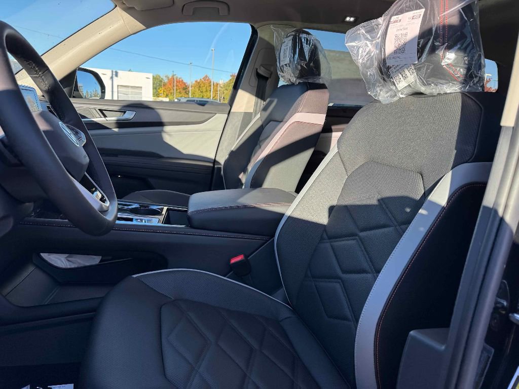 New 2026 Volkswagen Atlas Peak Edition image 12