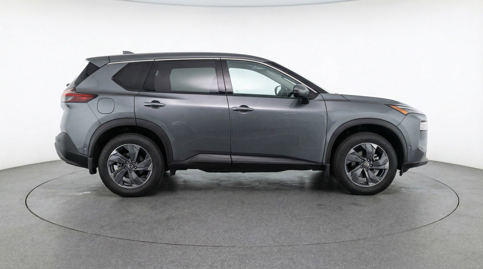 Used 2025 Nissan Rogue SV image 11