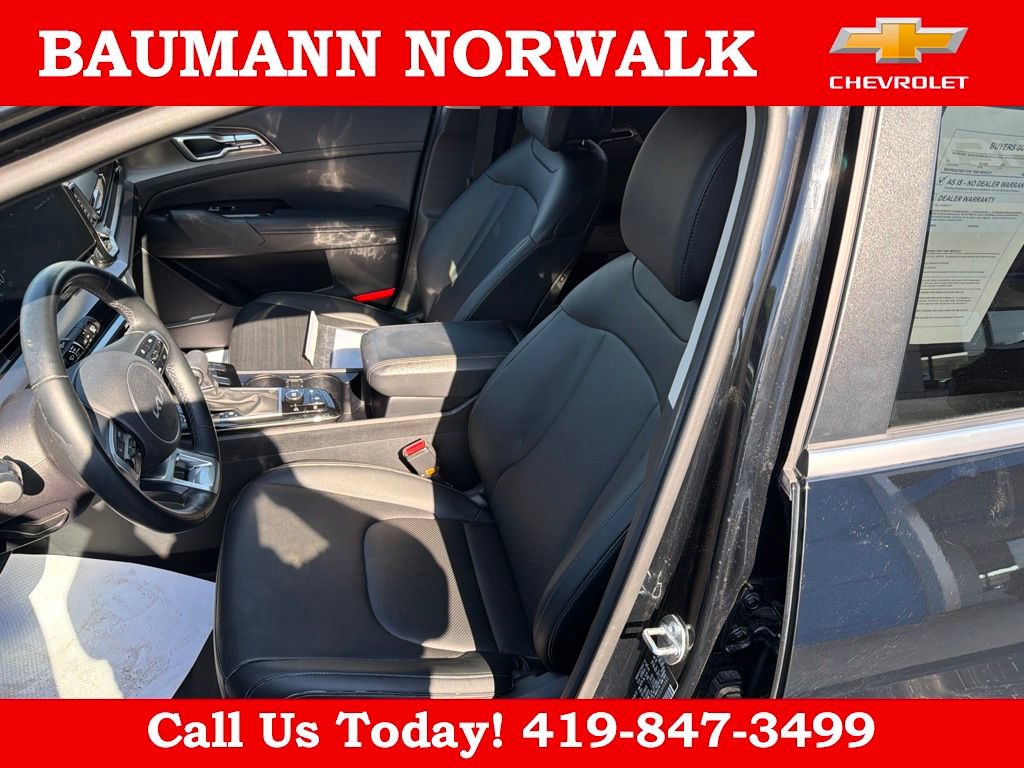 Used 2025 Kia Sportage EX FWD image 14