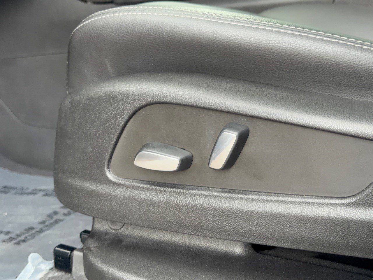 Used 2022 Cadillac XT5 Luxury FWD image 16