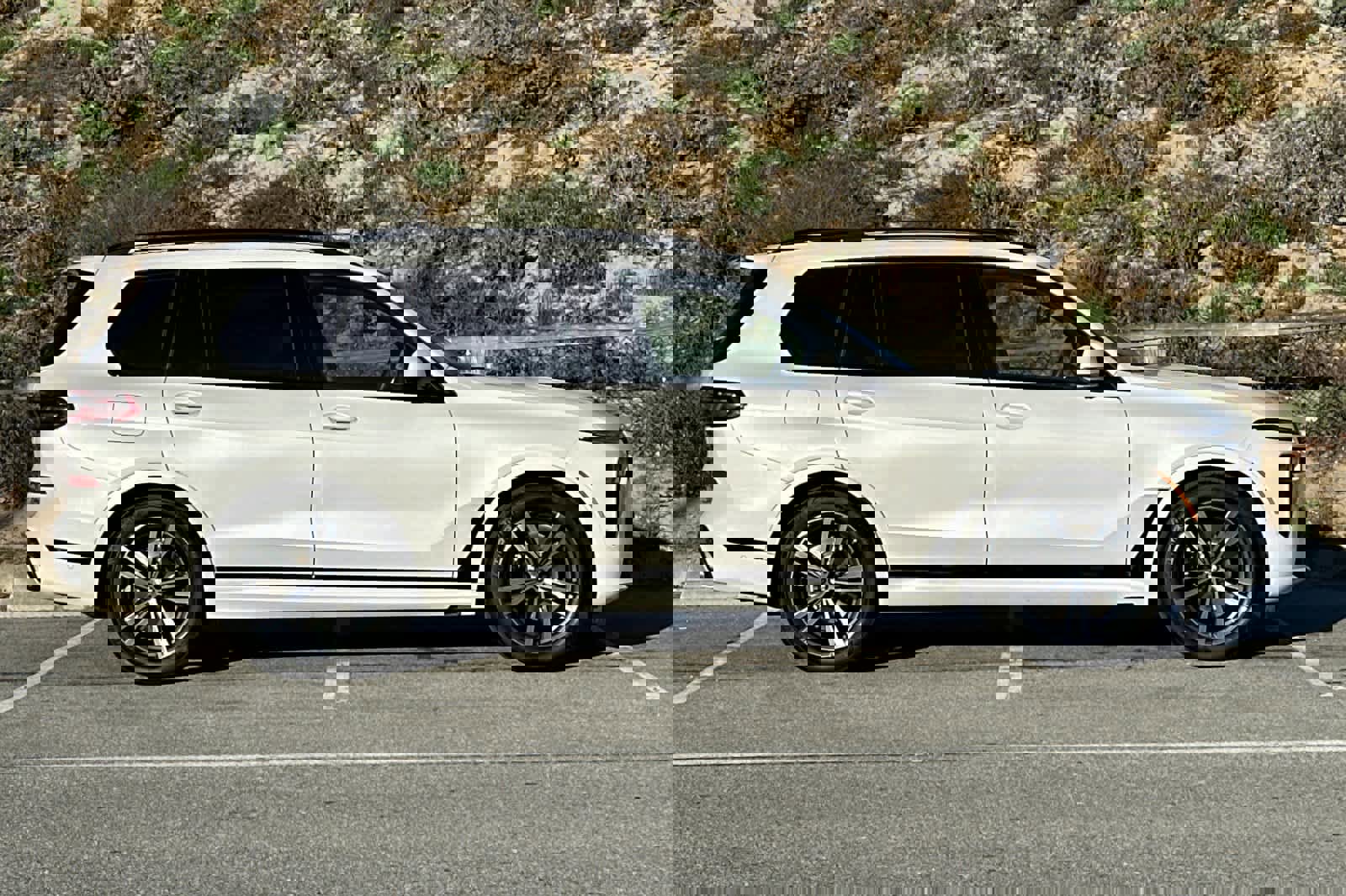 Used 2025 BMW X7 xDrive40i w/ Executive Package image 6