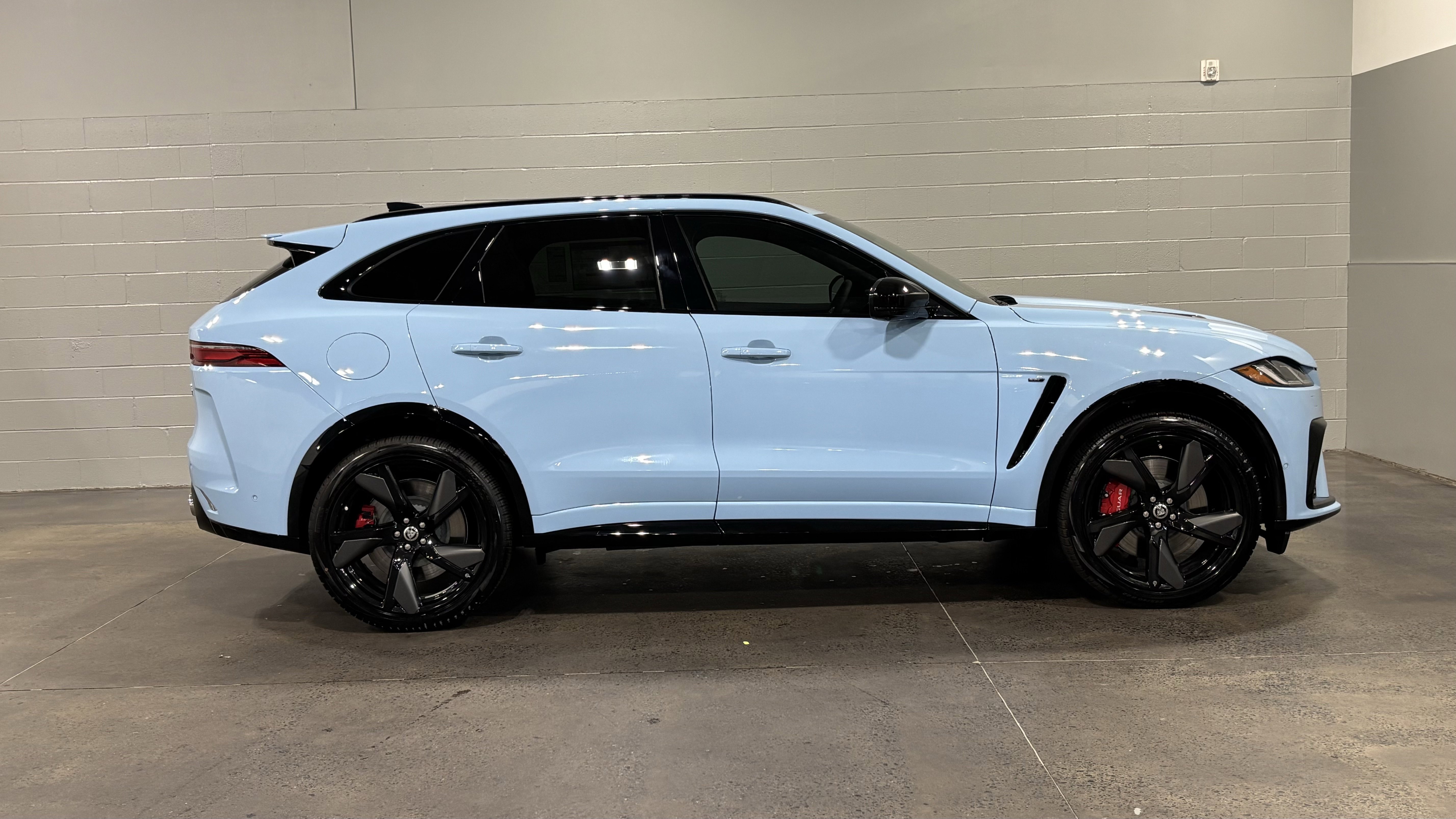 New 2026 Jaguar F-PACE SVR 575 Edition AWD/4WD image 12
