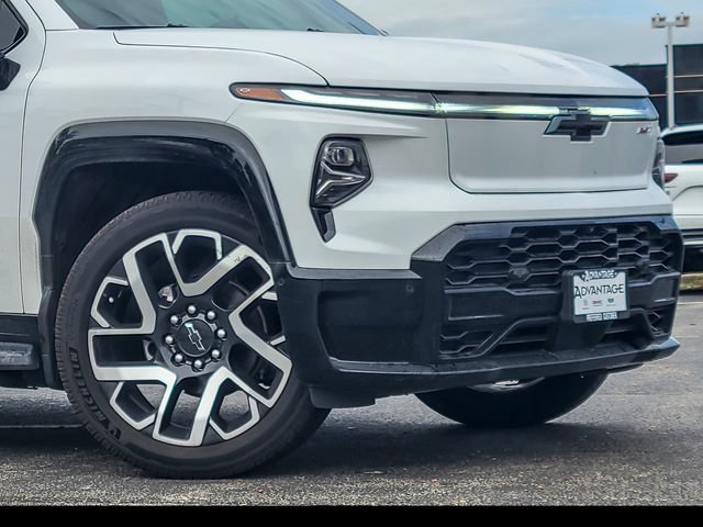 Used 2025 Chevrolet Silverado EV RST AWD/4WD image 3