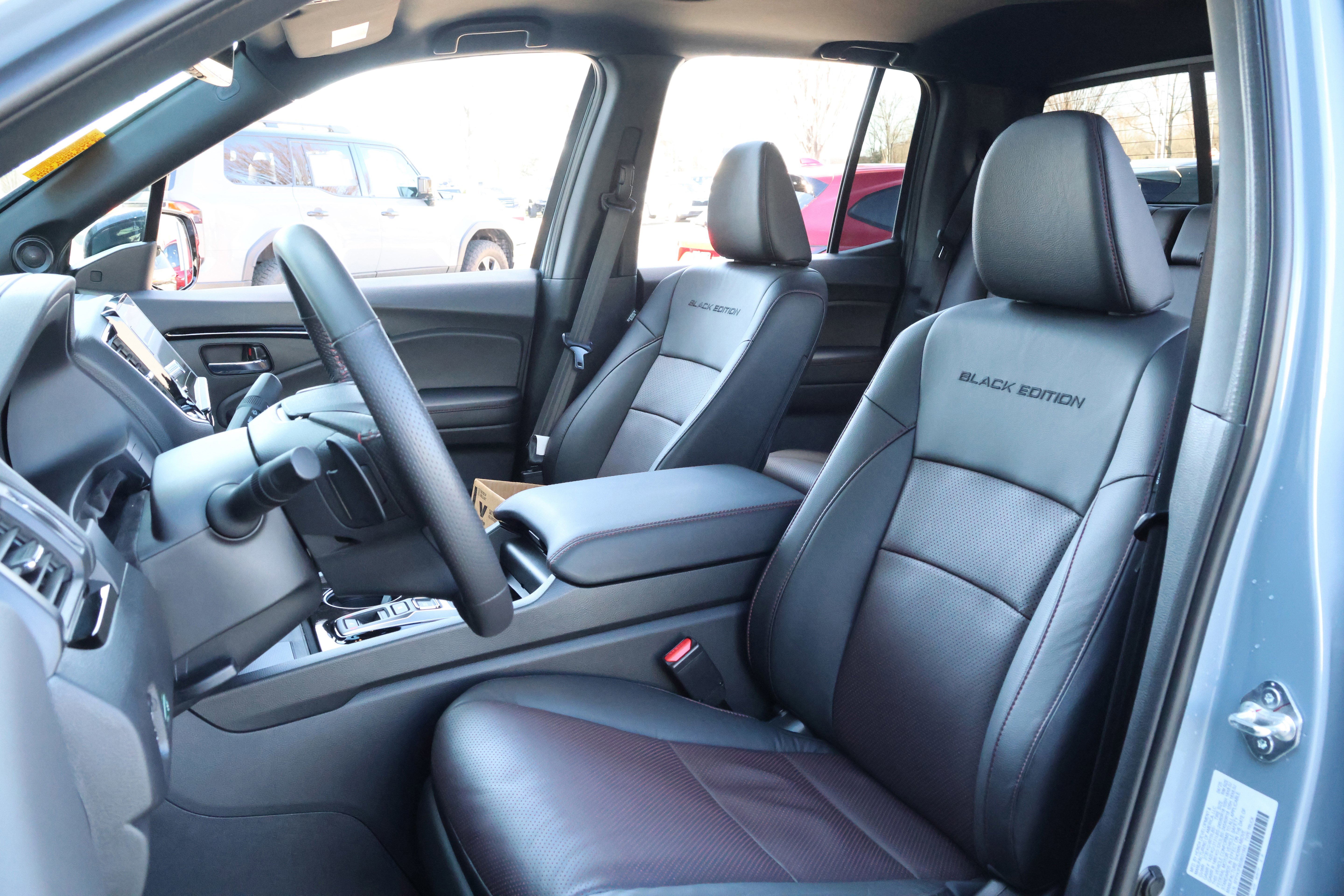 Used 2025 Honda Ridgeline Black Edition image 36