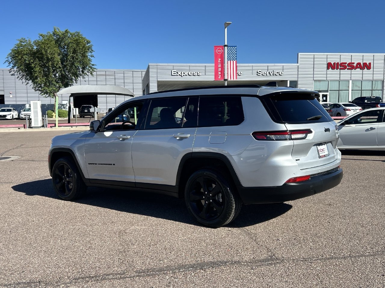 Used 2022 Jeep Grand Cherokee L Laredo RWD image 7